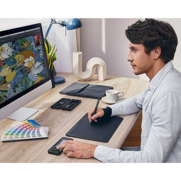 Xencelabs Pen Tablet Medium Bundle with Quick Keys - Image 12